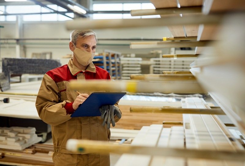 Estudiar la calidad de la madera para una casa de madera